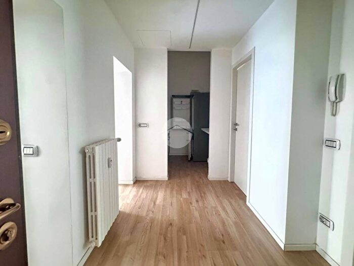 Appartamento trilocale in affitto in Via Mac Mahon, Certosa, Milano