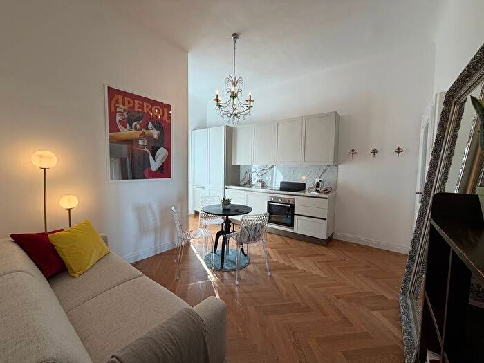 Appartamento bilocale in affitto in Via Gaetana Agnesi, Porta Romana Medaglie d'Oro, Milano
