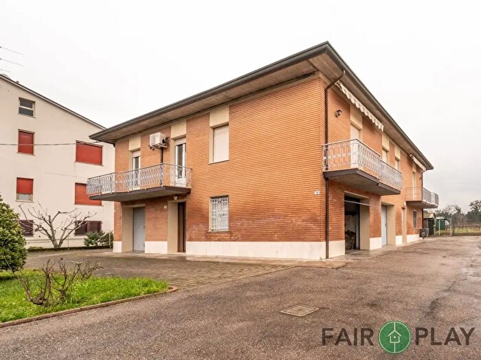 Appartamento quadrilocale in vendita in Via Marziale, Forli