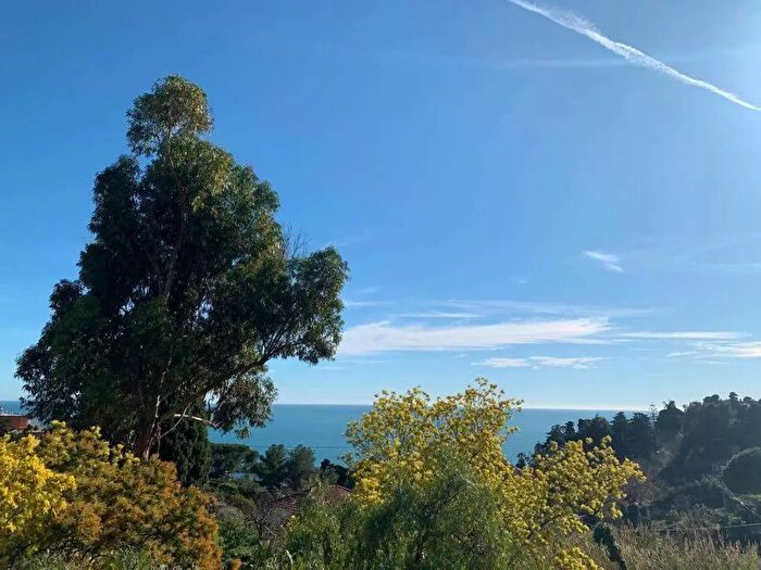 Appartamento quadrilocale in vendita in Via De Amicis, Sanremo