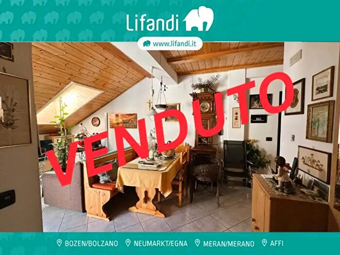 Appartamento trilocale in vendita in Via Degasperi, Mezzolombardo