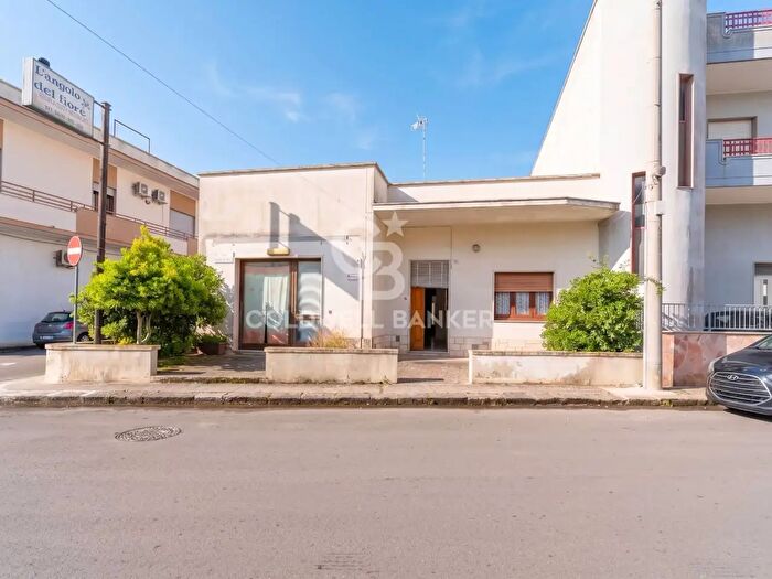 Casa con 5 locali in vendita in Via Indipendenza, Castri Di Lecce