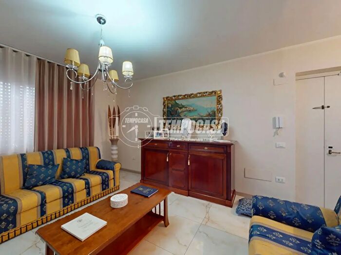 Appartamento quadrilocale in vendita in Via San Lorenzo, Aversa