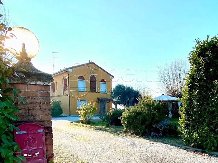 Casa con 7 locali in vendita in Via Quartiere Runco, Portomaggiore
