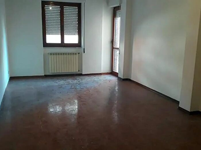 Appartamento con 7 locali in affitto in Carrara