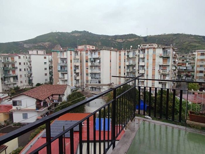 Appartamento trilocale in affitto in Traversa Antonino Pio, Soccavo, Napoli