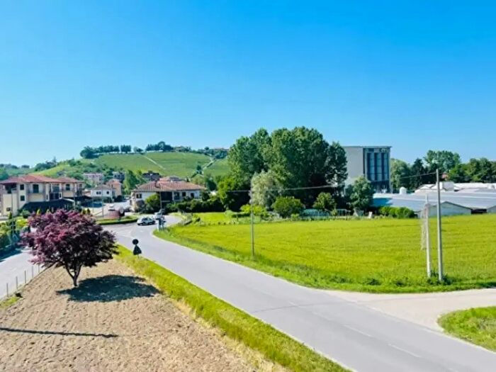 Appartamento trilocale in vendita in Neive