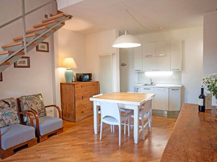 Appartamento trilocale in affitto in Via Madonna delle Grazie, Settignano, Firenze