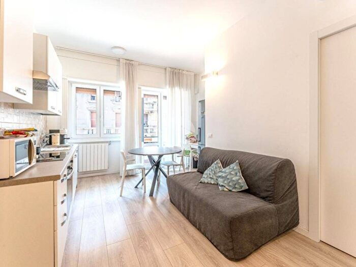 Appartamento bilocale in affitto in Via Luigi Federico Menabrea, Farini, Milano