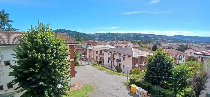 Appartamento con 5 locali in vendita in Madonina, Acqui Terme