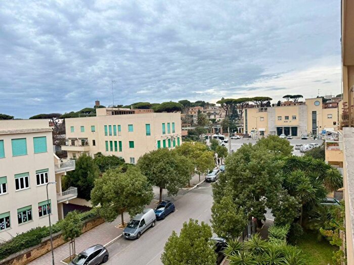 Appartamento quadrilocale in affitto in Via Claudio Paolini, Centro Storico, Anzio