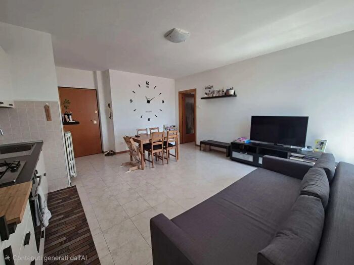 Appartamento trilocale in vendita in Via Roma, Jesi