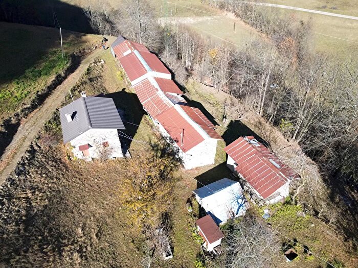 Casa con 8 locali in vendita in Borgata Mori, Demonte