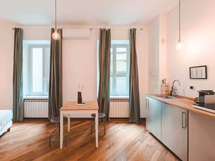 Appartamento monolocale in affitto in Via degli Artisti, Città Vecchia, Trieste