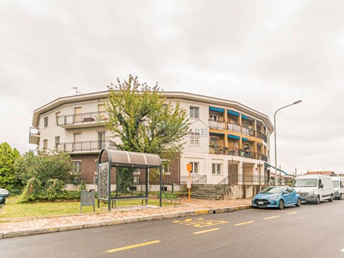 Appartamento quadrilocale in vendita in Via Bezzecca, Sesto Ulteriano, San Giuliano Milanese