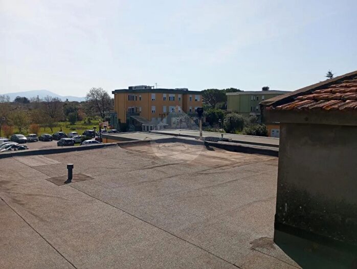 Casa con 10 locali in vendita in Minturno