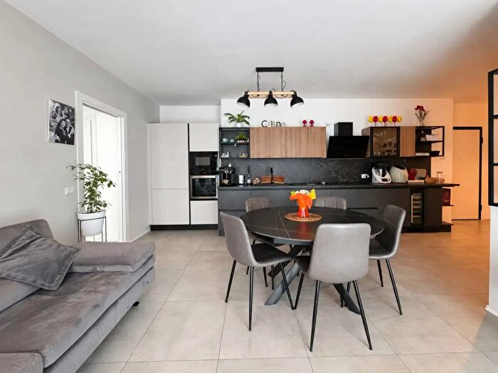 Appartamento trilocale in vendita in Via Tevere, Villa Guardia