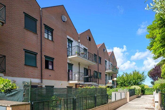 Appartamento con 6 locali in vendita in Via Andrea Palladio Gubbio, Gubbio