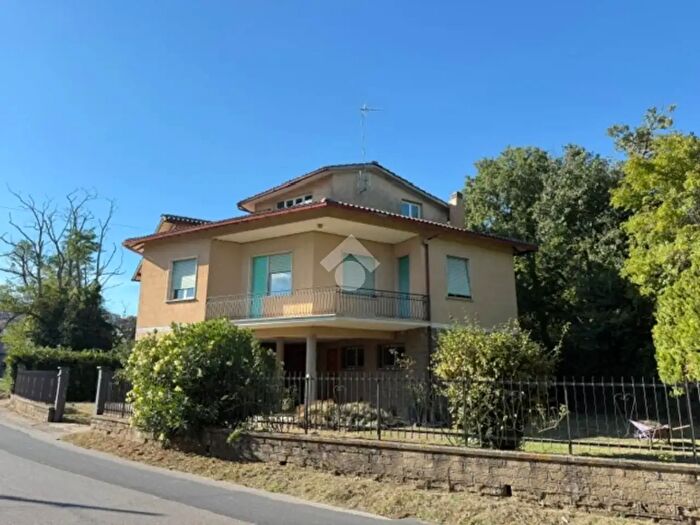 Casa con 11 locali in vendita in Via Paternocchio, Montefiascone