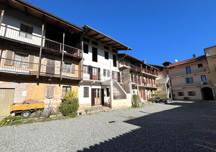 Casa con 8 locali in vendita in Via Don Dario Ramella, Occhieppo Superiore