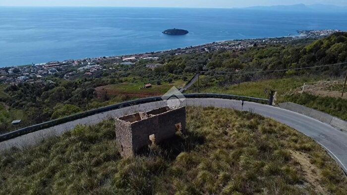 Casa bilocale in vendita in Via Panoramica, Diamante