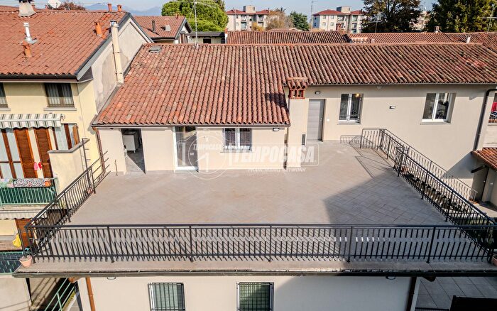 Case in Vendita e in Affitto - 2