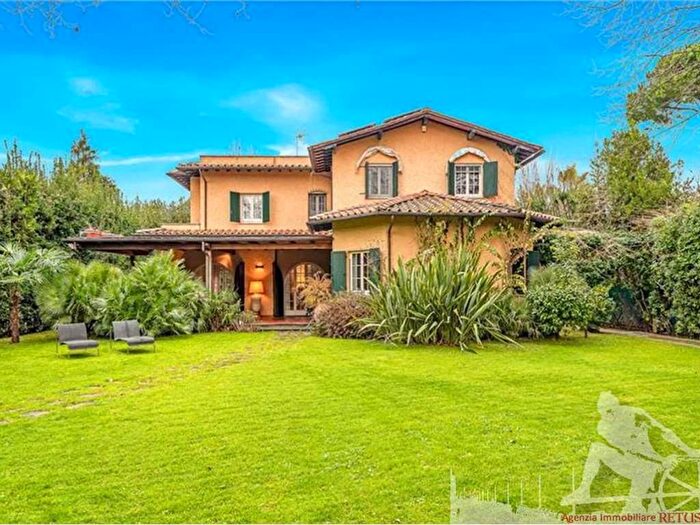 Casa con 6 locali in affitto in Centro, Forte dei Marmi