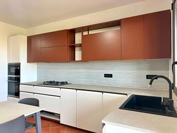 Appartamento con 6 locali in vendita in Contrada Tina, Meri