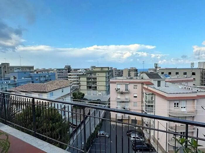 Appartamento trilocale in vendita in Via Pitia, Siracusa