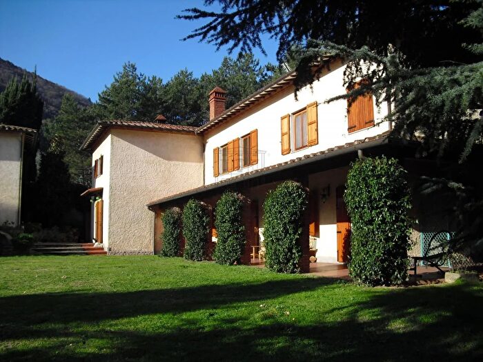 Casa con 12 locali in vendita in Via di Villa Gaia, Lucca