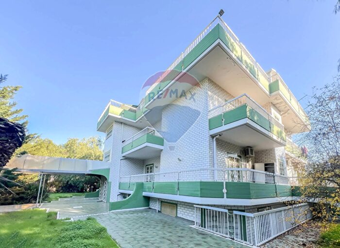 Appartamento con 6 locali in vendita in Strada Torre Tresca, Bari