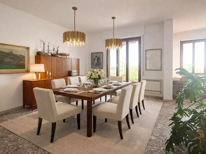 Appartamento con 6 locali in vendita in Firenze