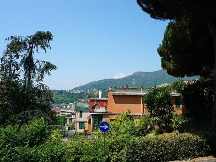 Appartamento quadrilocale in vendita in Via Tofane, Genova