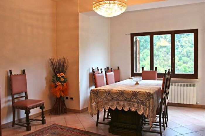 Casa con 5 locali in vendita in Via Strada Aielli, Vallo Di Nera