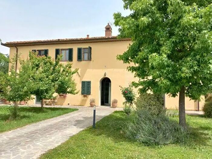 Casa con 12 locali in vendita in Frazione Piazzano, Vicchio