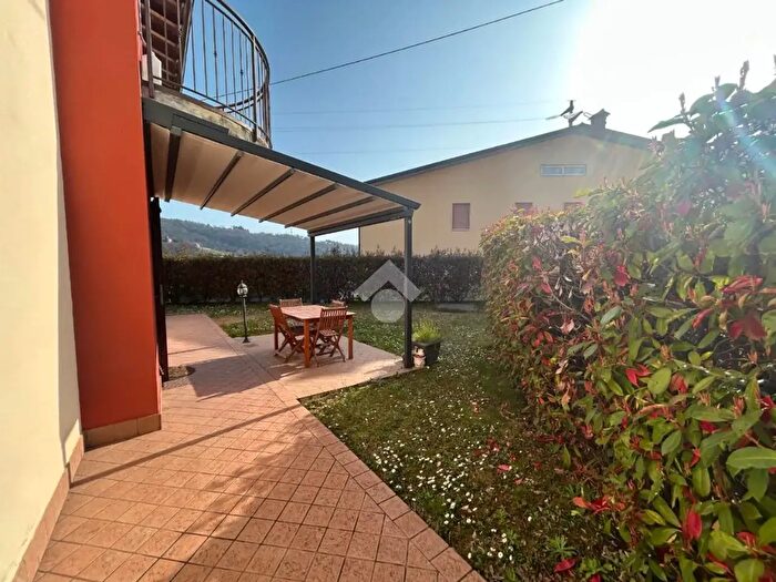 Appartamento trilocale in vendita in Via Papa Giovanni XXIII, Sorisole