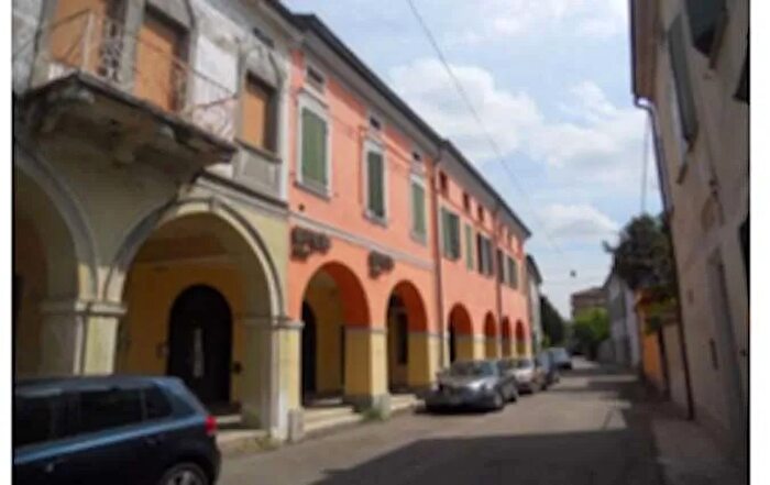 Appartamento con 6 locali in vendita in Brescello