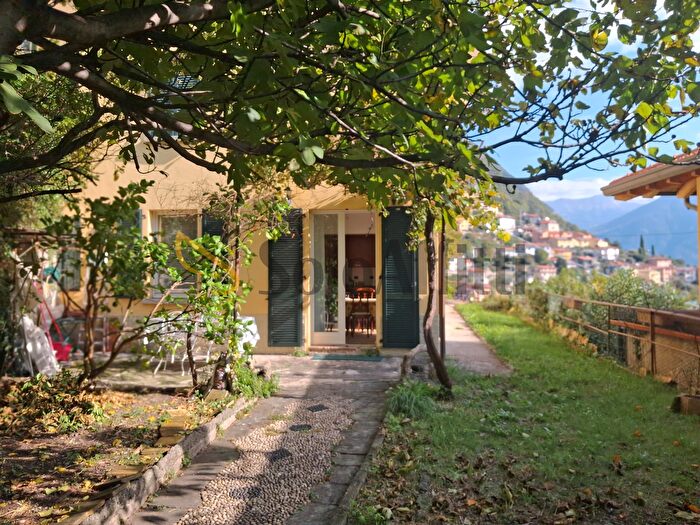 Appartamento con 5 locali in affitto in Via Ronchetto, Moltrasio