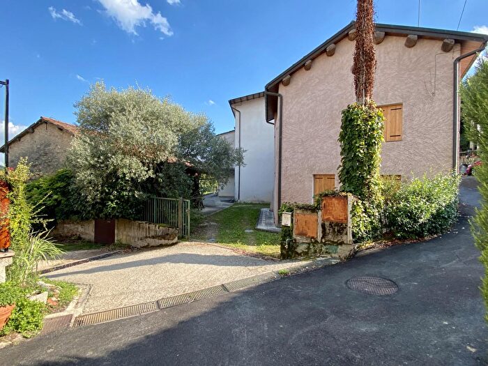 Casa con 5 locali in vendita in Contrada Cavion, Torrebelvicino