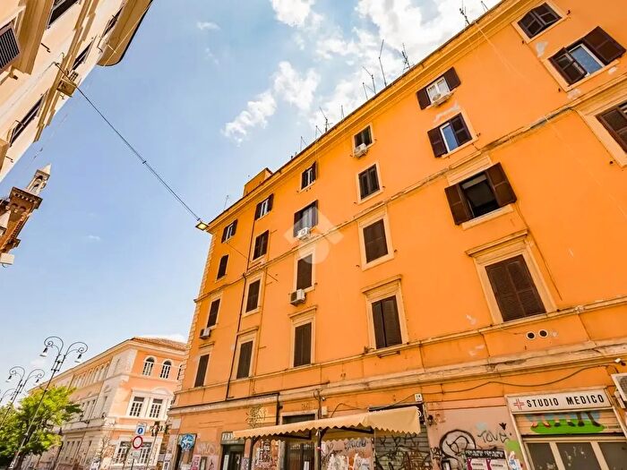 Appartamento trilocale in vendita in Via dei Sabelli, Roma