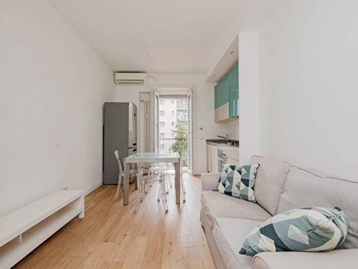 Appartamento bilocale in affitto in Via Alfredo Albertini, Paolo Sarpi, Milano