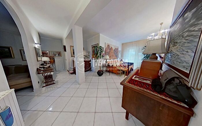 Appartamento quadrilocale in vendita in Corso Sidney Sonnino, Bari