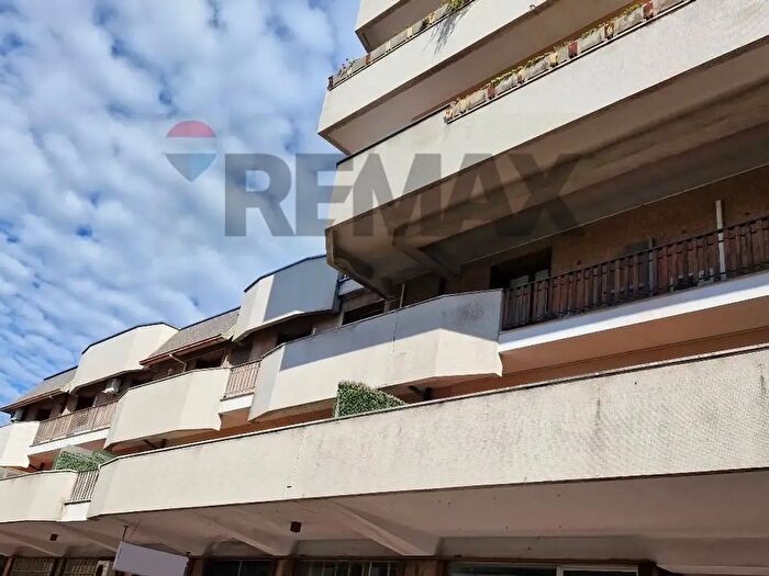 Appartamento quadrilocale in vendita in Via Cairoli, Varese