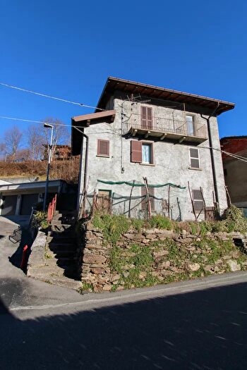 Casa con 6 locali in vendita in Via Don Luigi Gabbani C, San Nazzaro Val Cavargna
