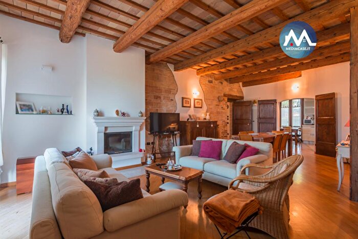 Casa con 5 locali in vendita in Strada Lunga, Pesaro