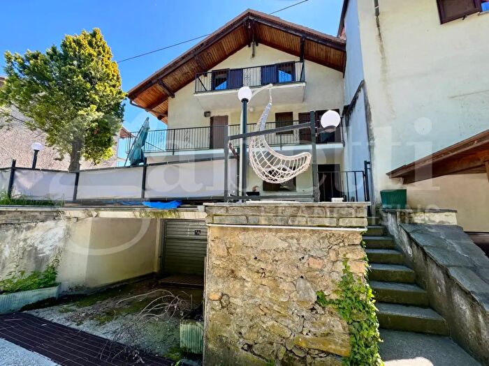 Casa con 7 locali in vendita in Borgata Piancera, Giaveno