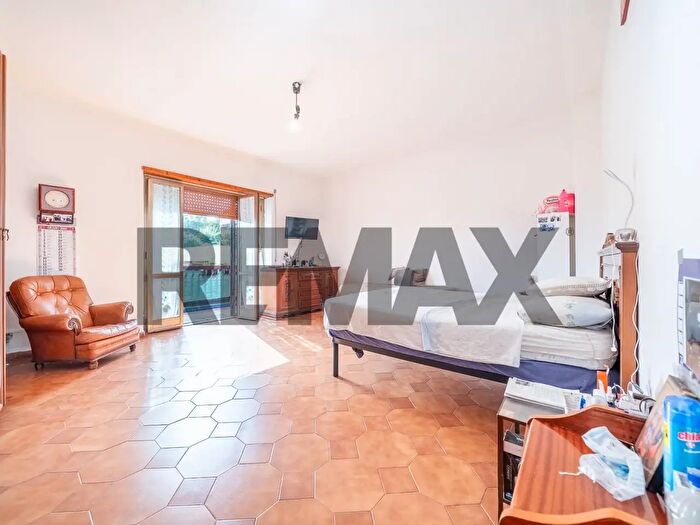 Appartamento trilocale in vendita in Roma