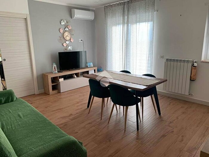 Appartamento bilocale in affitto in Via Eduardo Mele, Centurano, Caserta