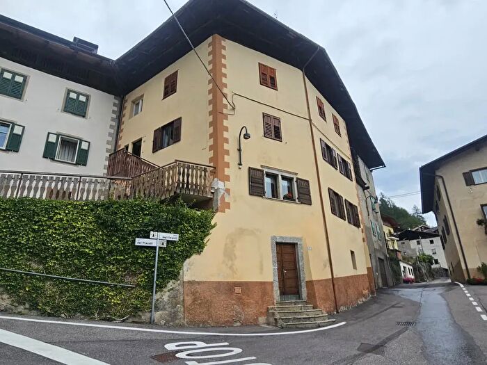 Appartamento trilocale in vendita in Deggiano, Commezzadura