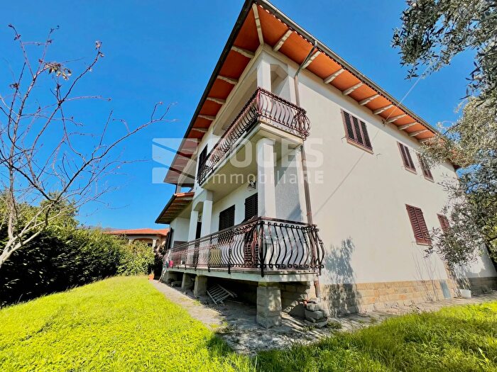 Appartamento con 5 locali in vendita in Via Livorno, Loro Ciuffenna